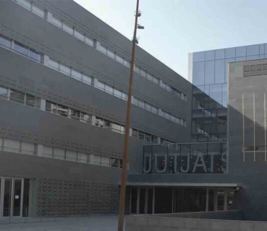 Acusados 6 mossos de lesiones y agresión racista a un joven en Sant Feliu Sasserra Acusados 6 mossos de lesiones y agresión racista a un joven en Sant Feliu Sasserra