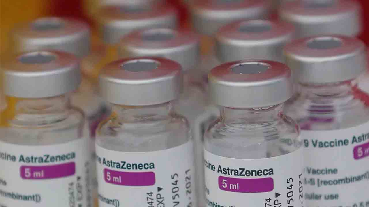 Se detiene la vacunación de AstraZeneca con el 58% vacunados de la primera dosis