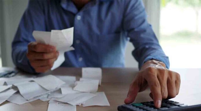 Unos 330.000 autónomos y personas en ERTE reciben la ayuda de la Generalitat Unos 330.000 autónomos y personas en ERTE reciben la ayuda de la Generalitat