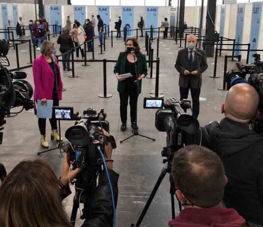 Fira Montjuïc se convierte en el primer centro de vacunación masiva de Barcelona Fira Montjuïc se convierte en el primer centro de vacunación masiva de Barcelona