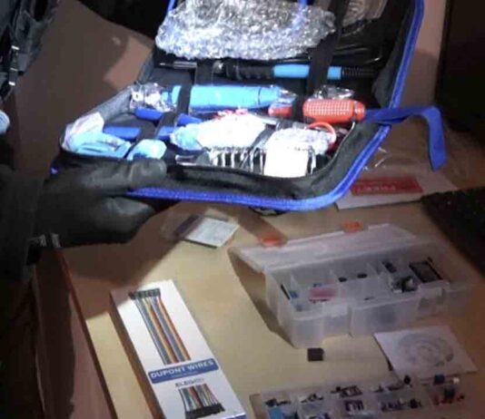 Coloca un artefacto explosivo en una excavadora de la empresa que lo despidió Coloca un artefacto explosivo en una excavadora de la empresa que lo despidió