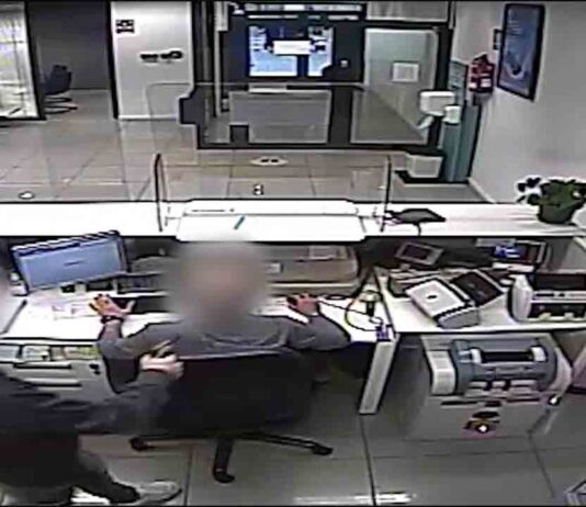 Detenido in fraganti en un robo a un banco en Sant Martí Detenido in fraganti en un robo a un banco en Sant Martí