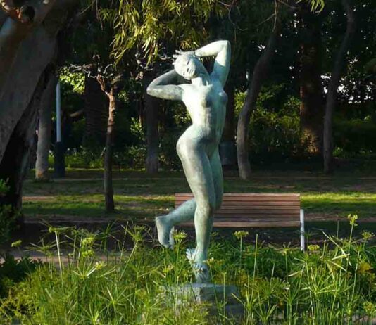 Dríadre, la ninfa protectora de los bosques Dríadre, la ninfa protectora de los bosques