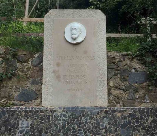 Monumento a Apel·les Mestres Monumento a Apel·les Mestres