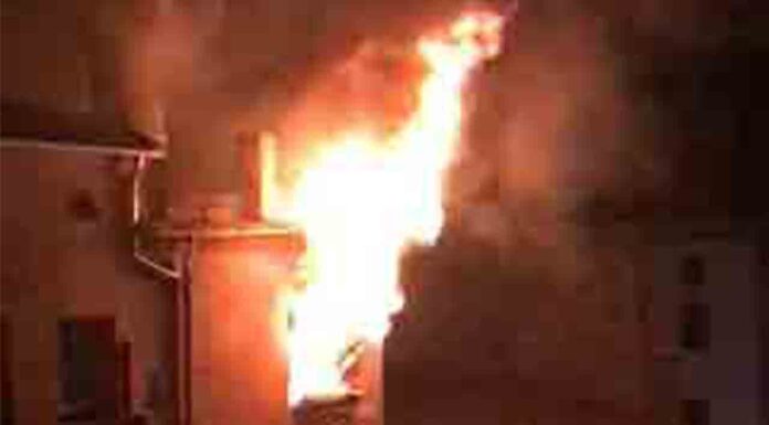 Once pisos desalojados en Manresa por un incendio Once pisos desalojados en Manresa por un incendio