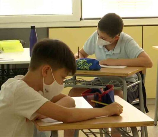 Proyecto para el nuevo instituto escuela Rec Comtal en Trinitat Vella Proyecto para el nuevo instituto escuela Rec Comtal en Trinitat Vella
