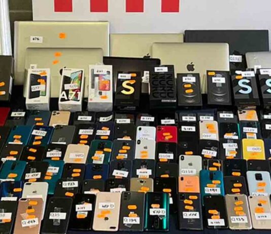 Los Mossos recuperan 330 móviles, tablets y ordenadores robados en Hospitalet Recuperan 330 móviles, tablets y ordenadores robados en Hospitalet