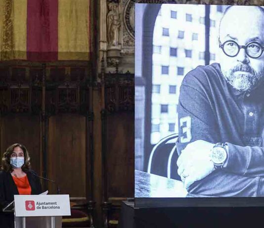 Barcelona rinde homenaje al escritor Carlos Ruiz Zafón Barcelona rinde homenaje al escritor Carlos Ruiz Zafón