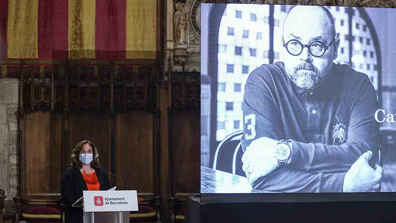 Barcelona rinde homenaje al escritor Carlos Ruiz Zafón