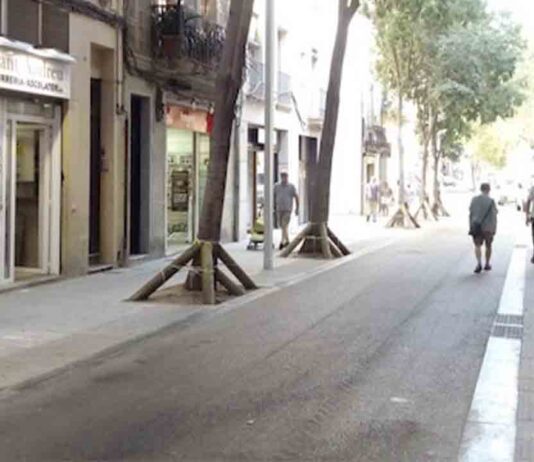 Comienza la pacificación del segundo tramo de la calle Gran de Sant Andreu Gran de Sant Andreu modifica el sentido de circulación en un tramo
