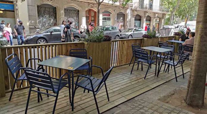 Se instalan los nuevos prototipos de las terrazas de los bares Se instalan los nuevos prototipos de las terrazas de los bares