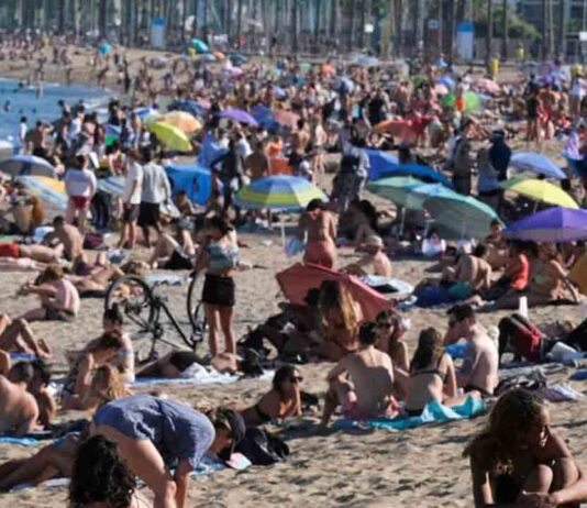 Barcelona bate el récord de positivos por Covid con 1.669 casos Barcelona bate el récord de positivos por Covid con 1.669 casos