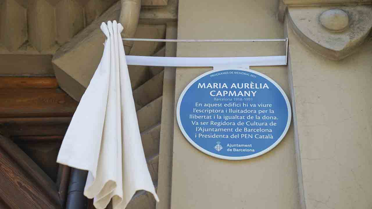 Barcelona dedica una placa a Maria Aurèlia Capmany