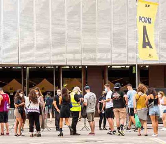 Comienza el festival Cruïlla con cribados a 25.000 personas al día Comienza el festival Cruïlla con cribados a 25.000 personas al día
