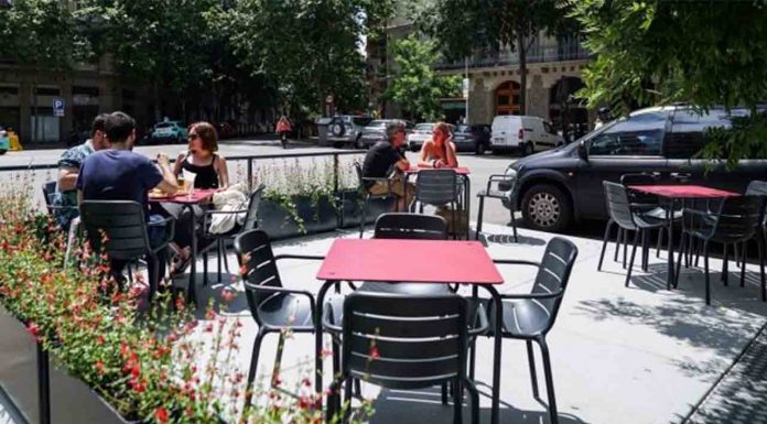 Comienza la regularización de las terrazas en la calzada Comienza la regularización de las terrazas en la calzada