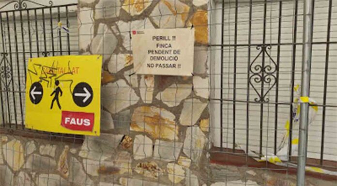 Desalojados tres edificios más del pasaje Sigüenza en El Carmel Desalojados tres edificios más del pasaje Sigüenza en El Carmel