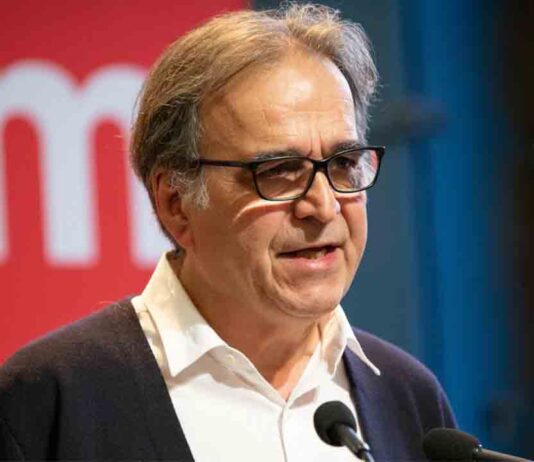 Joan Subirats se jubila como profesor y deja el cargo del Ayuntamiento Joan Subirats se jubila como profesor y deja el cargo del Ayuntamiento