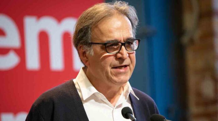 Joan Subirats se jubila como profesor y deja el cargo del Ayuntamiento Joan Subirats se jubila como profesor y deja el cargo del Ayuntamiento