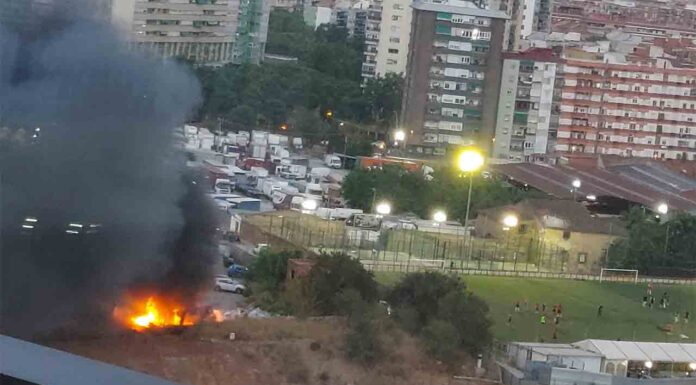 Se desata un pequeño incendio en La Verneda i la Pau Se desata un pequeño incendio en La Verneda i la Pau