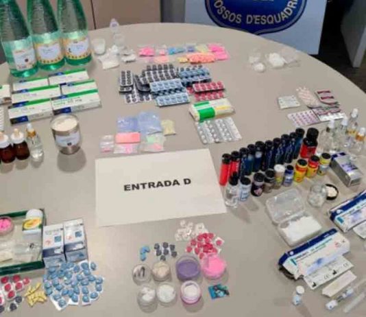 Los Mossos desmantelan un grupo que traficaba con drogas sintéticas Los Mossos desmantelan un grupo que traficaba con drogas sintéticas