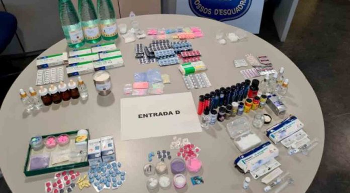 Los Mossos desmantelan un grupo que traficaba con drogas sintéticas Los Mossos desmantelan un grupo que traficaba con drogas sintéticas