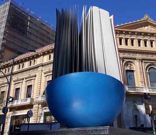 Monumento al Llibre Saltamartí Monumento al Llibre Saltamartí