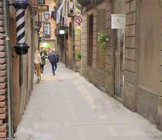 Precintan una discoteca sin licencia en Ciutat Vella Precintan una discoteca sin licencia en Ciutat Vella