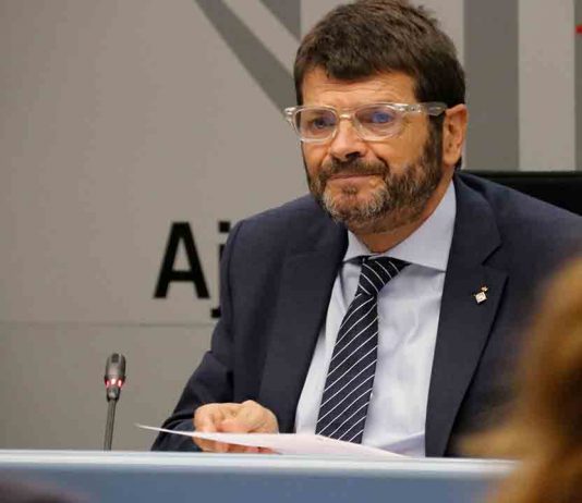 Batlle acusa a Interior de excederse en competencias por el caso del Esplai del Pi Batlle alerta sobre los macrobotellones los próximos fines de semana