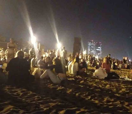 Continúan los botellones en Barcelona Continúan los botellones en Barcelona