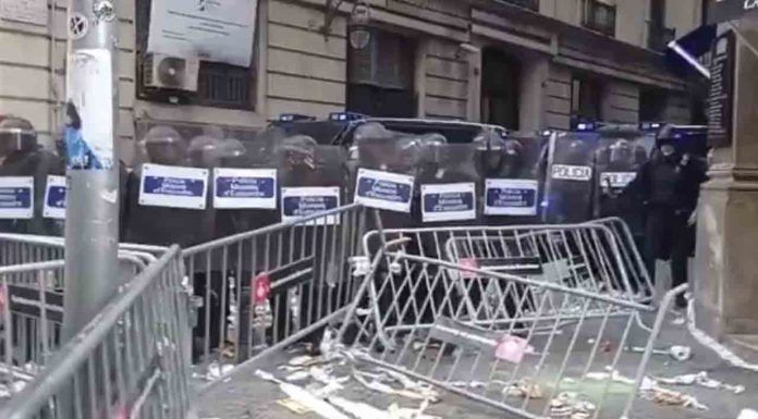 Disturbios en la comisaría de Vía Laietana Disturbios en la comisaría de Vía Laietana