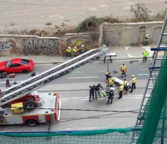 Dos heridos graves en el derrumbe de un edificio en Poblenou Dos heridos graves en el derrumbe de un edificio en Poblenou