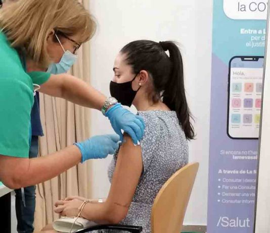 El 73,44% de la población en Catalunya ya está inmunizada contra la Covid-19 El 73,44% de la población en Catalunya ya está inmunizada contra la Covid-19