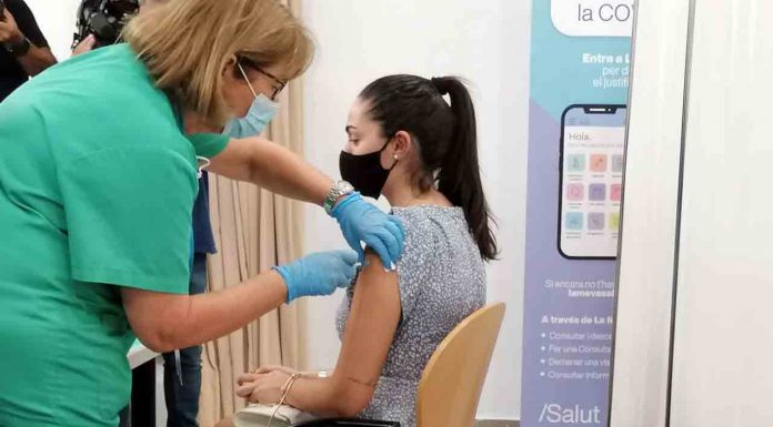 El 73,44% de la población en Catalunya ya está inmunizada contra la Covid-19 El 73,44% de la población en Catalunya ya está inmunizada contra la Covid-19