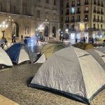 El ocio nocturno acampa en la Plaza Sant Jaume por la reapertura del sector