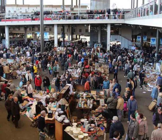 Encants Vells en la Feria de Bellcaire Encants Vells en la Feria de Bellcaire