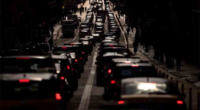 Uber y Cabify perjudican más el medio ambiente que ir en tu propio coche Uber y Cabify perjudican más el medio ambiente que ir en tu propio coche