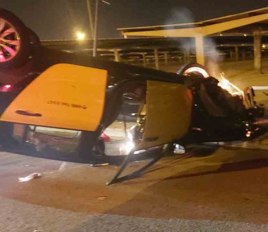 Vídeo: Accidente de un taxi en la Terminal 2 del Aeropuerto Accidente de un taxi en la Terminal 2 del Aeropuerto