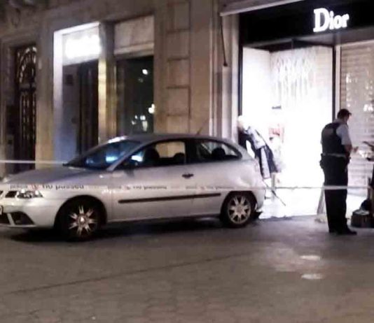 Alunizaje en la tienda Dior de Paseo de Gràcia Alunizaje en la tienda Dior de Paseo de Gràcia