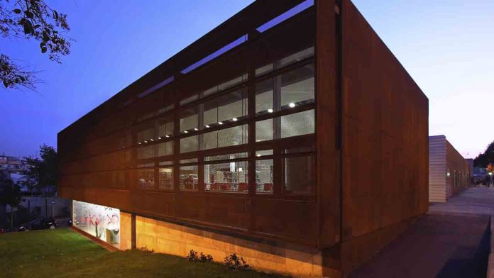 Nou Barris rebautiza con el nombre de Rafa Juncadella la Biblioteca Les Roquetes