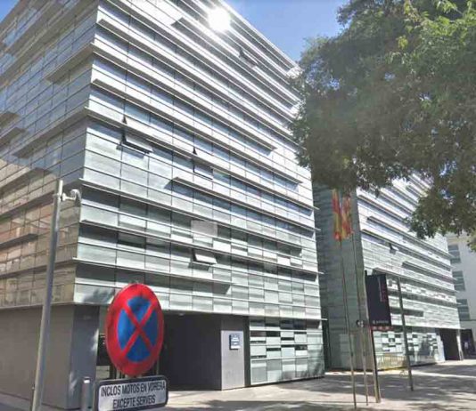 Detenido un hombre acusado de agredir sexualmente a una mujer en Porta Detenidos 4 mossos por robo con fuerza, cohecho y revelación de secretos