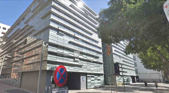 Libertad para tres de los seis detenidos por una agresión sexual en la Barceloneta Detenidos 4 mossos por robo con fuerza, cohecho y revelación de secretos