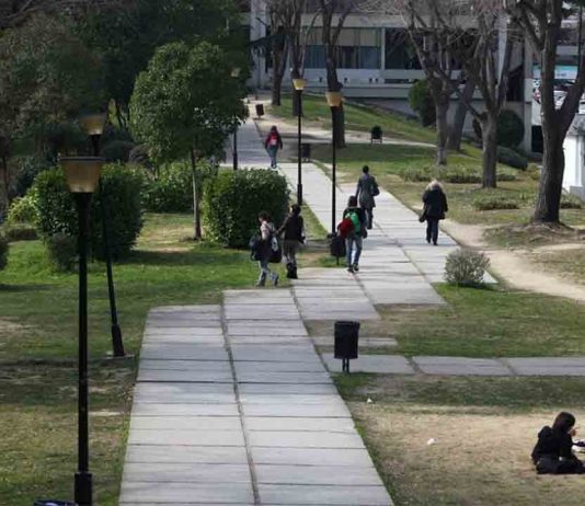 La UAB aparta a un catedrático condenado por acoso sexual Unos hackers piden 3 millones a la UAB para devolverles internet