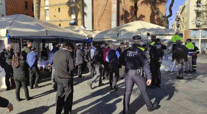 Despliegue policial sin precedentes para desmantelar la terraza del Salamanca Despliegue policial sin precedentes para desmantelar la terraza del Salamanca