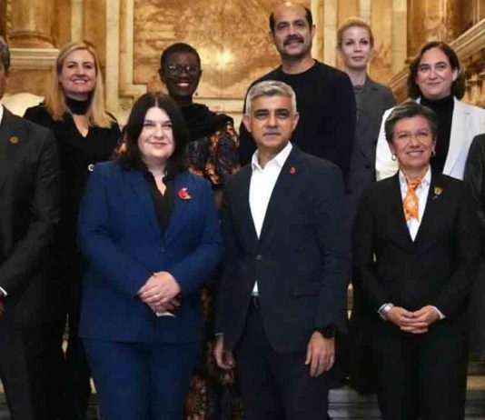 Janet Sanz y Eloi Badia llevan el plan Superilla a la COP26 de Glasgow Janet Sanz y Eloi Badia llevan el plan Superilla a la COP26 de Glasgow