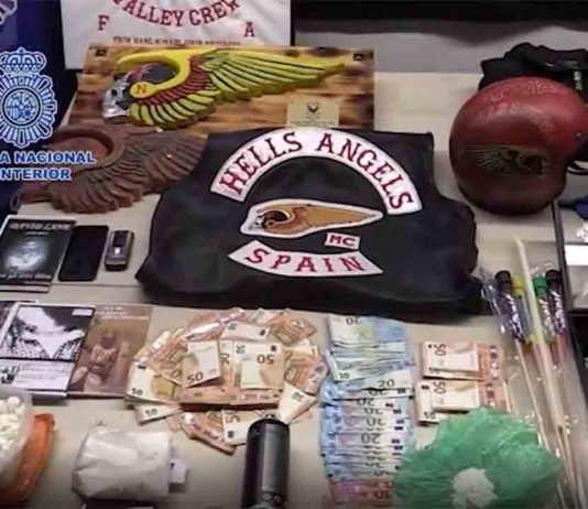 La policía detiene a 14 miembros de los Boixos Nois e incauta 10 armas de fuego La policía detiene a 14 miembros de los Boixos Nois e incauta 10 armas de fuego