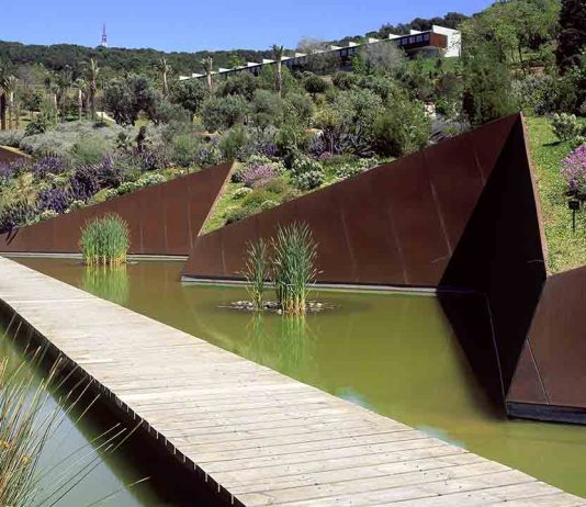 Un paseo por el Jardín Botánico de Barcelona Un paseo por el Jardín Botánico de Barcelona