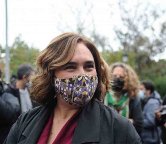 Ada Colau obligada a confinarse por 2 positivos en su familia Ada Colau obligada a confinarse por 2 positivos en su familia