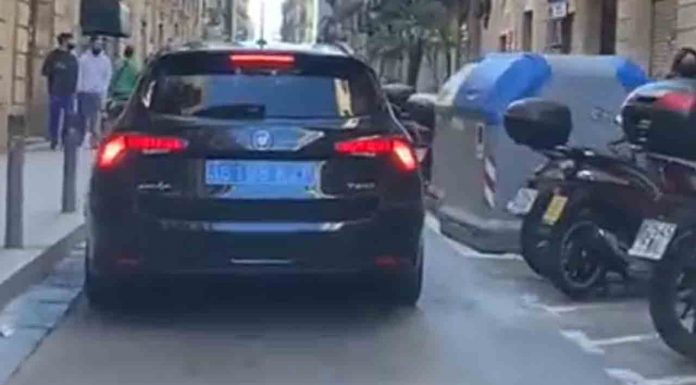 El diario Metropoli Abierta confunde un Cabify con un taxi Atracado un conductor de Cabify en Barcelona mientras le hacen sexo oral