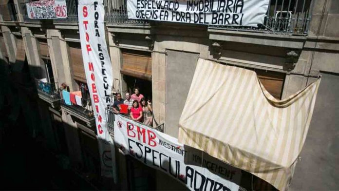 Barcelona mantiene el veto al alquiler de habitaciones turísticas