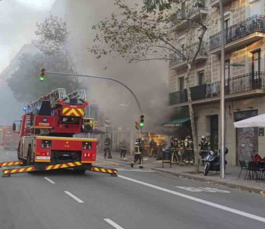 Incendio en una tienda de la calle de Berlín Incendio en una tienda de la calle de Berlín